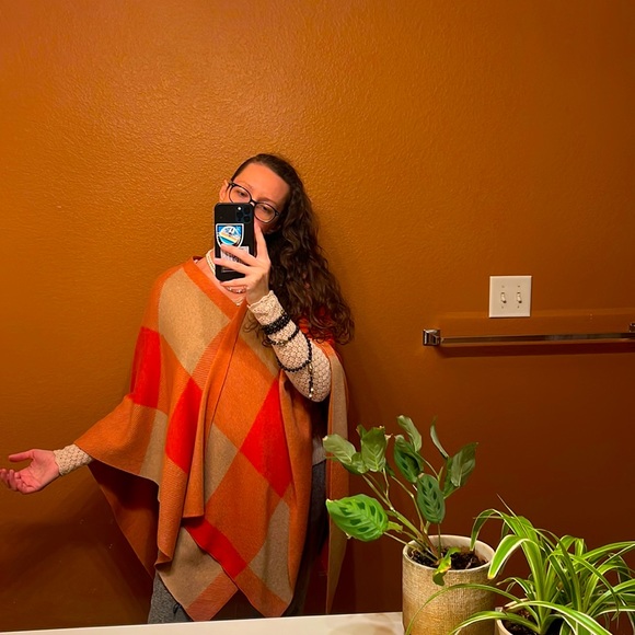 🎉HOST PICK 💓 Talbots Orange Plaid Poncho Shawl - Picture 1 of 9